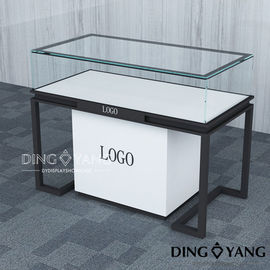 Cửa hàng trang sức Streamline Custom trang sức trưng bày